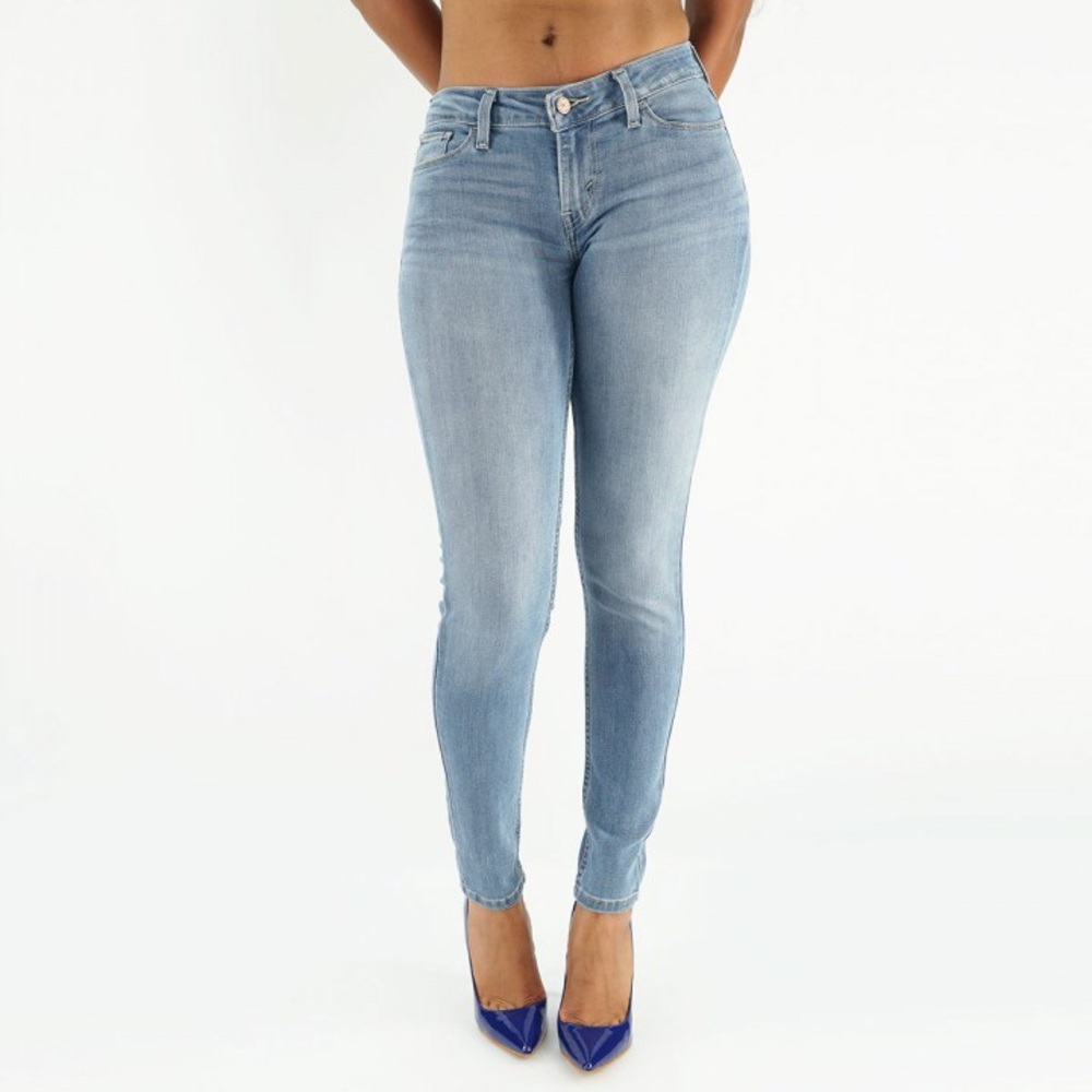 Levi skinny jeans